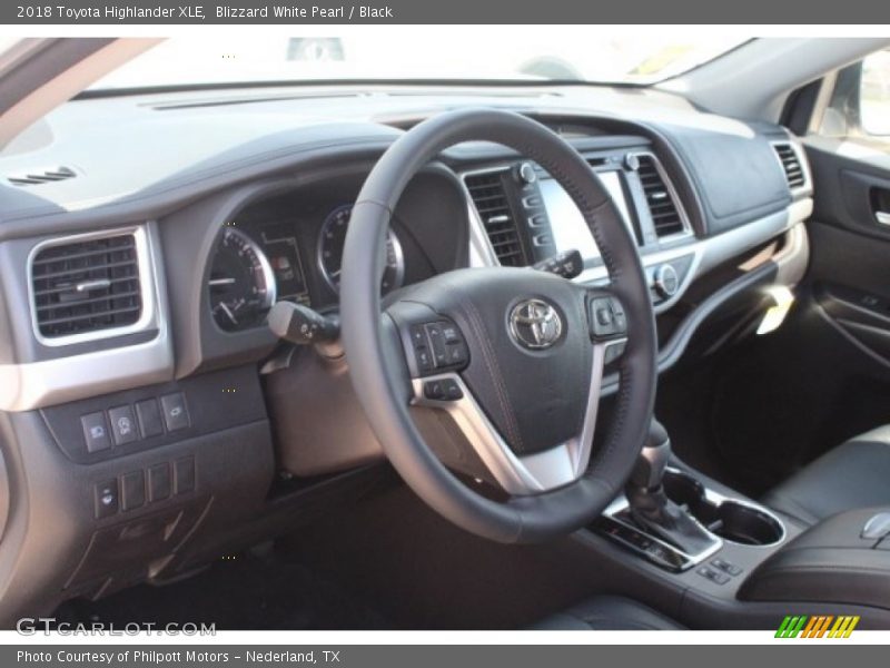 Blizzard White Pearl / Black 2018 Toyota Highlander XLE