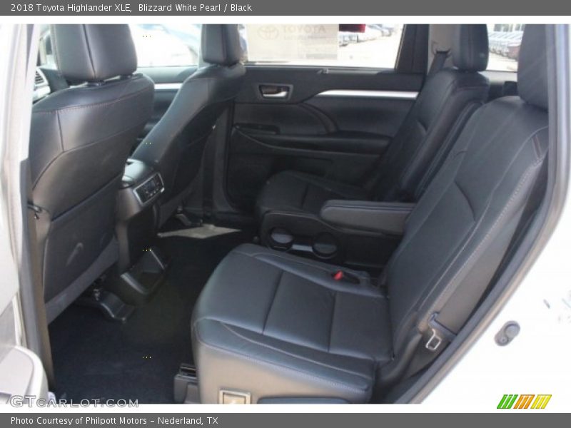 Blizzard White Pearl / Black 2018 Toyota Highlander XLE