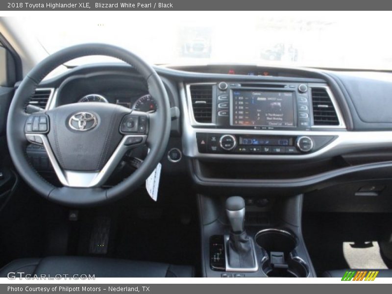 Blizzard White Pearl / Black 2018 Toyota Highlander XLE