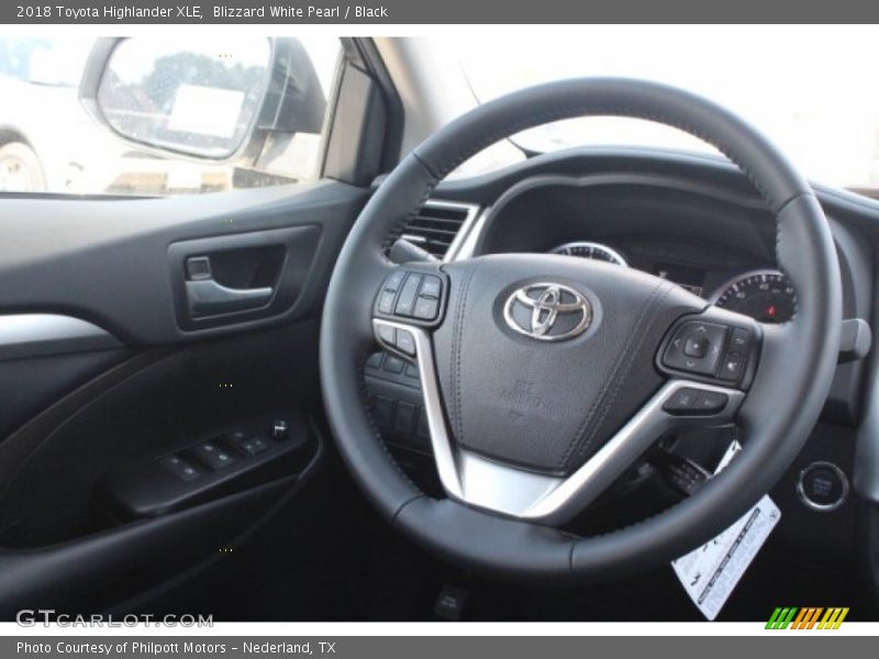 Blizzard White Pearl / Black 2018 Toyota Highlander XLE