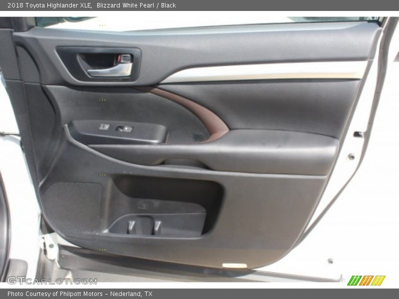 Blizzard White Pearl / Black 2018 Toyota Highlander XLE