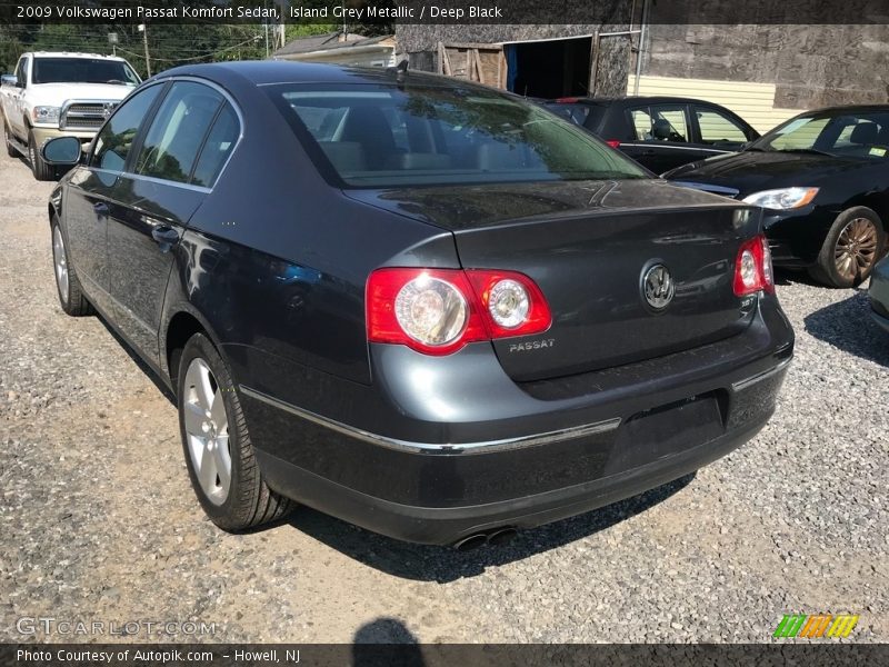 Island Grey Metallic / Deep Black 2009 Volkswagen Passat Komfort Sedan