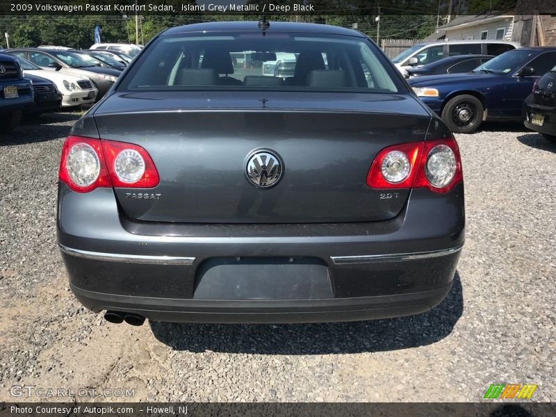 Island Grey Metallic / Deep Black 2009 Volkswagen Passat Komfort Sedan