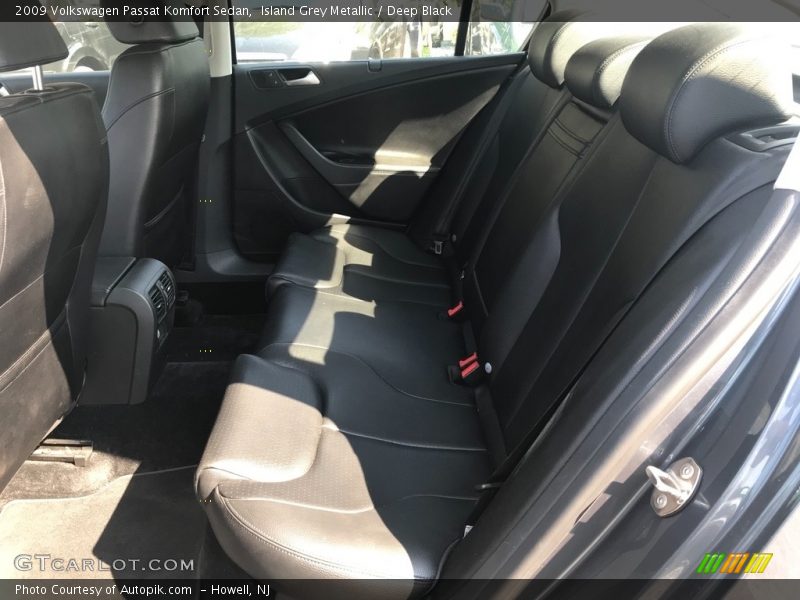 Island Grey Metallic / Deep Black 2009 Volkswagen Passat Komfort Sedan