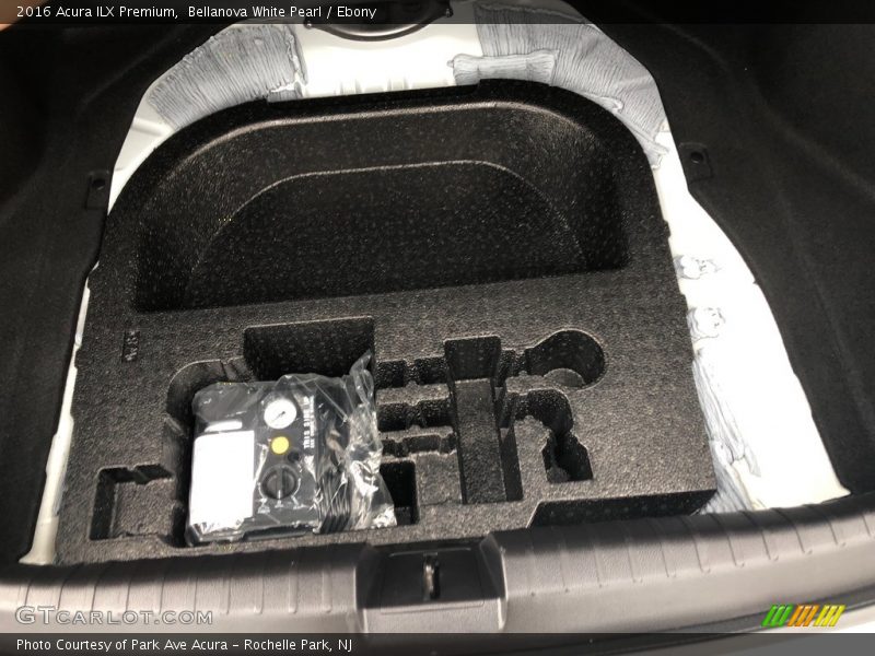 Bellanova White Pearl / Ebony 2016 Acura ILX Premium