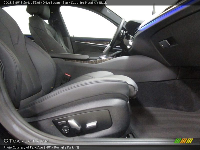 Black Sapphire Metallic / Black 2018 BMW 5 Series 530i xDrive Sedan