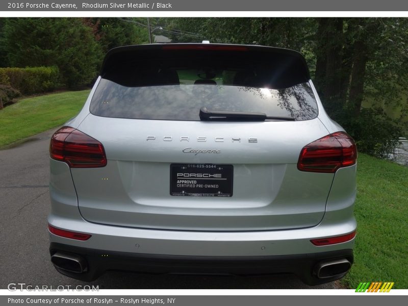 Rhodium Silver Metallic / Black 2016 Porsche Cayenne