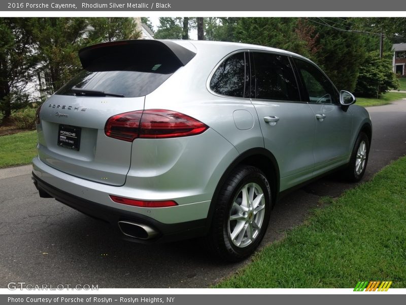 Rhodium Silver Metallic / Black 2016 Porsche Cayenne