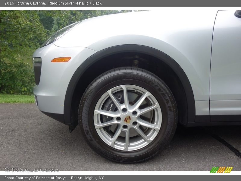 Rhodium Silver Metallic / Black 2016 Porsche Cayenne