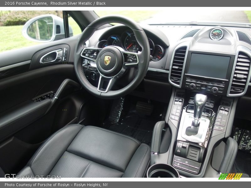 Rhodium Silver Metallic / Black 2016 Porsche Cayenne