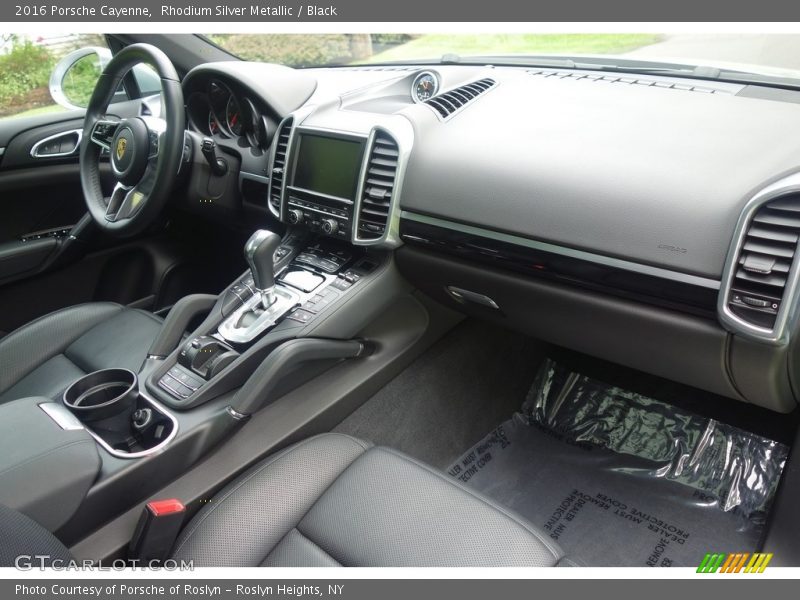 Rhodium Silver Metallic / Black 2016 Porsche Cayenne