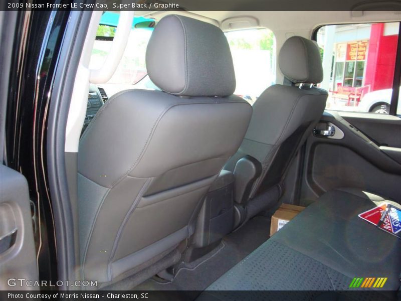 Super Black / Graphite 2009 Nissan Frontier LE Crew Cab