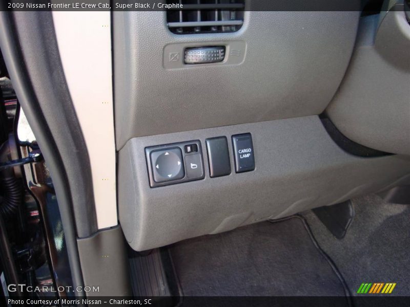 Super Black / Graphite 2009 Nissan Frontier LE Crew Cab