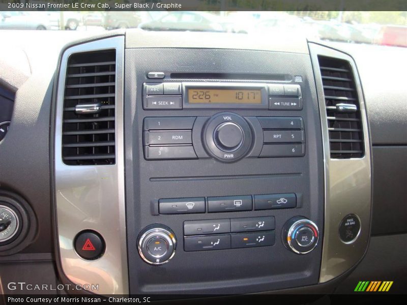 Super Black / Graphite 2009 Nissan Frontier LE Crew Cab
