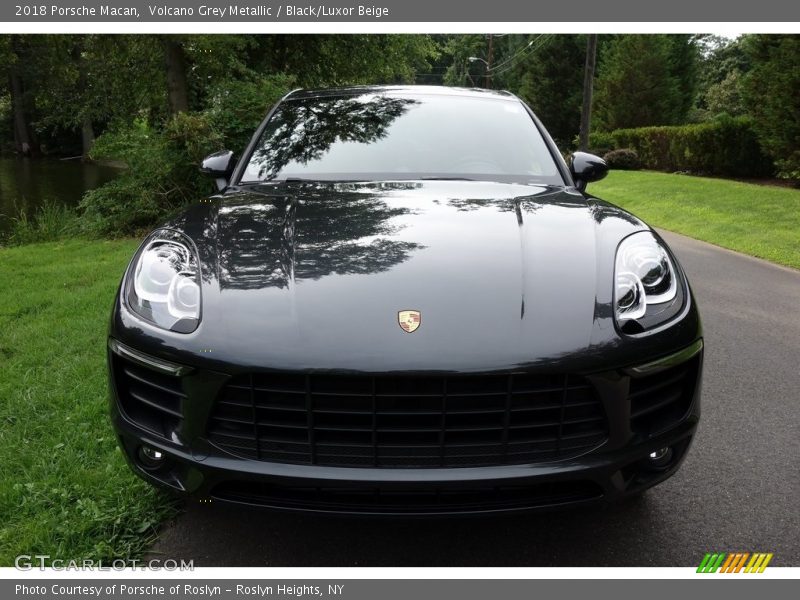 Volcano Grey Metallic / Black/Luxor Beige 2018 Porsche Macan