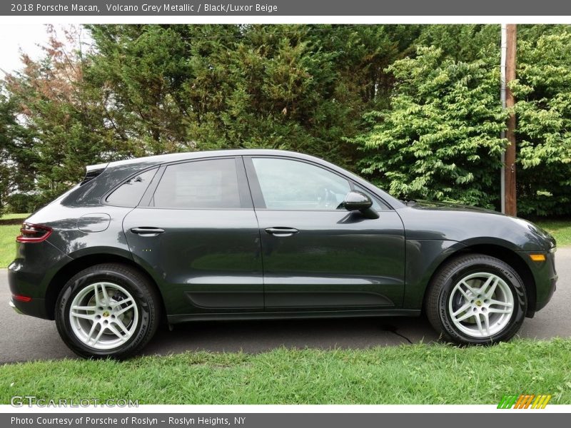 Volcano Grey Metallic / Black/Luxor Beige 2018 Porsche Macan