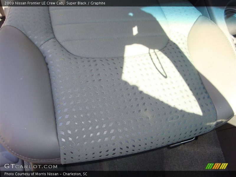 Super Black / Graphite 2009 Nissan Frontier LE Crew Cab