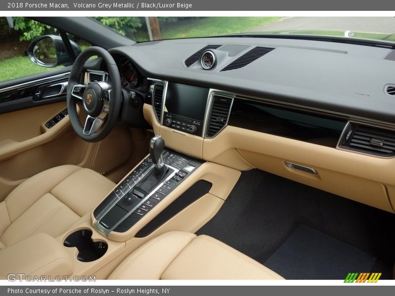 Volcano Grey Metallic / Black/Luxor Beige 2018 Porsche Macan