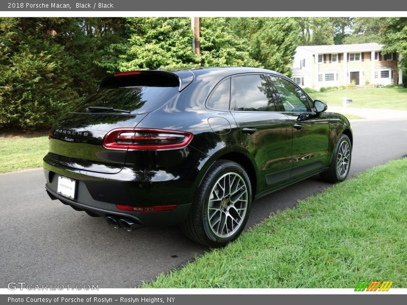 Black / Black 2018 Porsche Macan