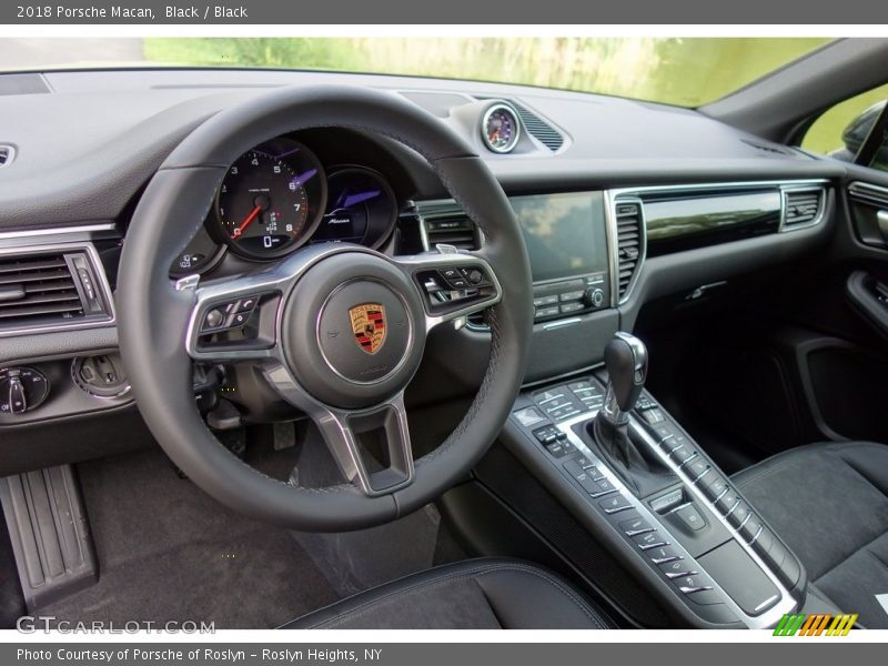 Black / Black 2018 Porsche Macan