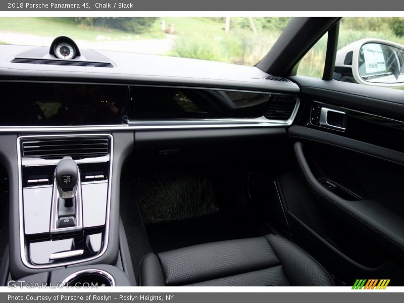 Chalk / Black 2018 Porsche Panamera 4S