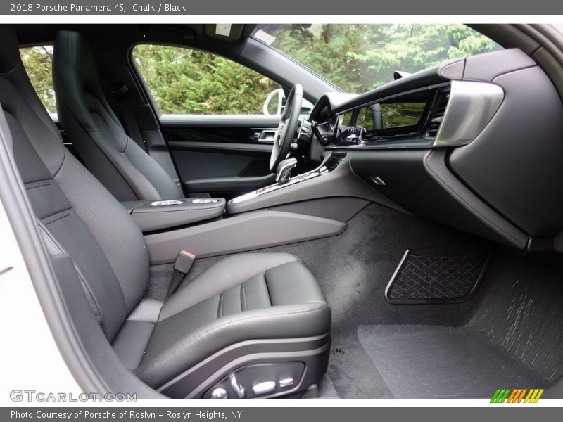 Chalk / Black 2018 Porsche Panamera 4S
