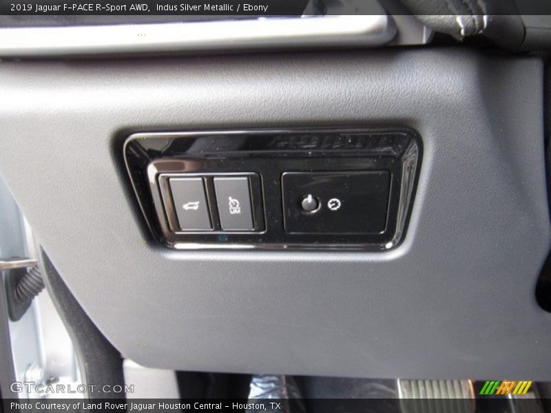 Indus Silver Metallic / Ebony 2019 Jaguar F-PACE R-Sport AWD