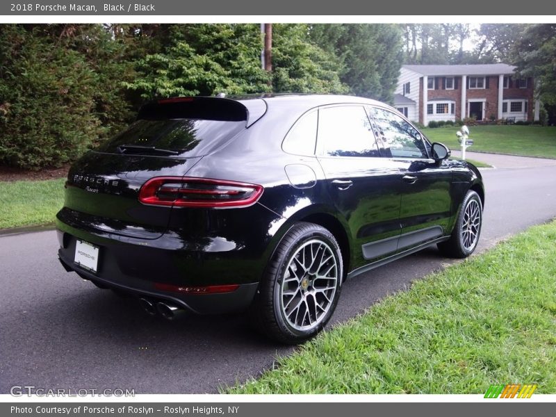 Black / Black 2018 Porsche Macan