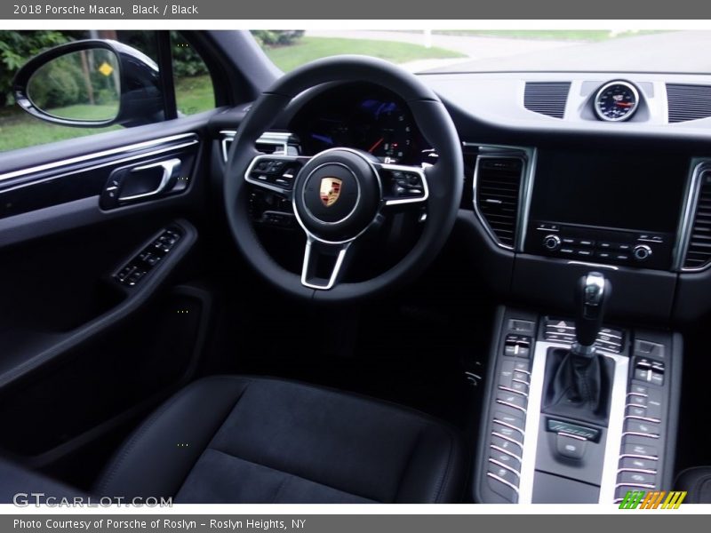 Black / Black 2018 Porsche Macan