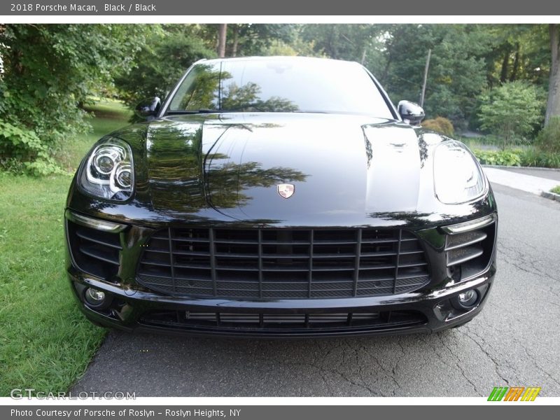 Black / Black 2018 Porsche Macan