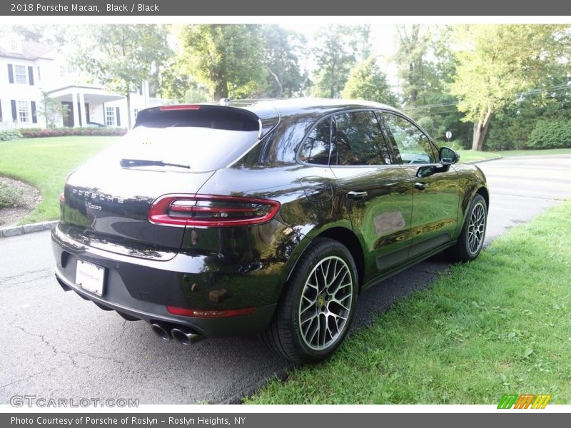 Black / Black 2018 Porsche Macan