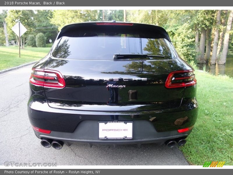 Black / Black 2018 Porsche Macan