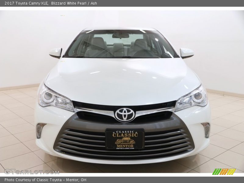 Blizzard White Pearl / Ash 2017 Toyota Camry XLE