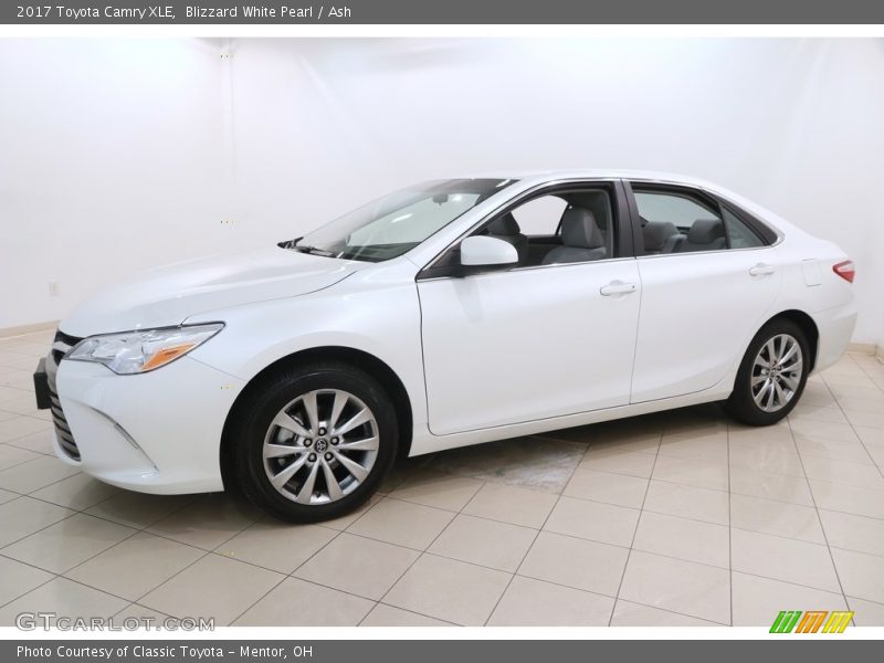 Blizzard White Pearl / Ash 2017 Toyota Camry XLE