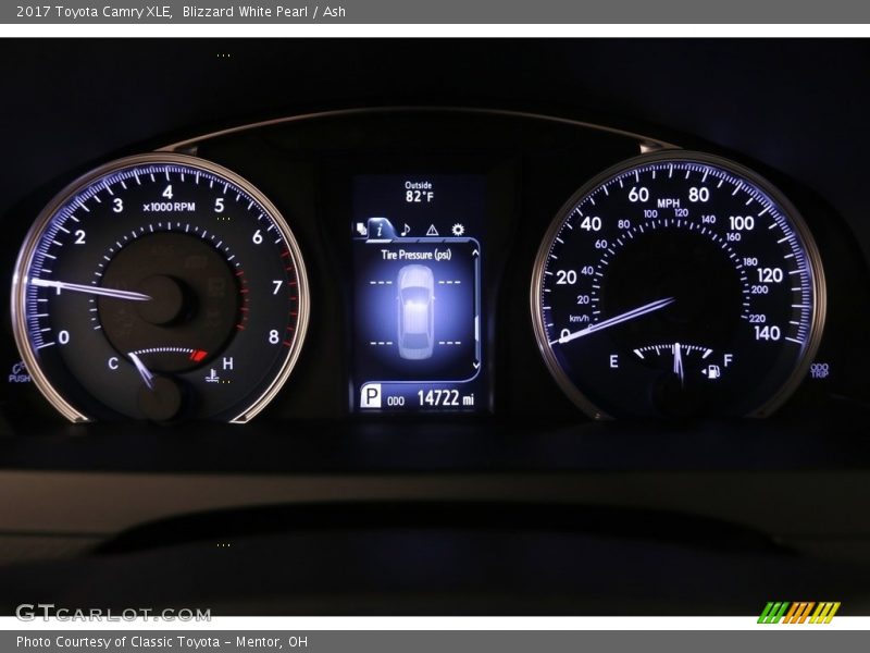 Blizzard White Pearl / Ash 2017 Toyota Camry XLE