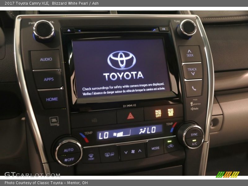 Blizzard White Pearl / Ash 2017 Toyota Camry XLE