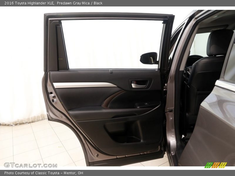 Predawn Gray Mica / Black 2016 Toyota Highlander XLE