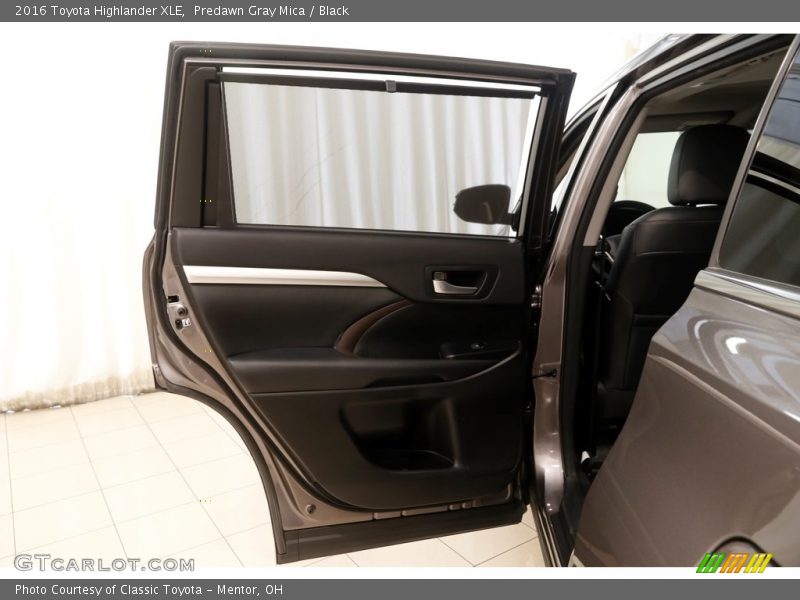 Predawn Gray Mica / Black 2016 Toyota Highlander XLE