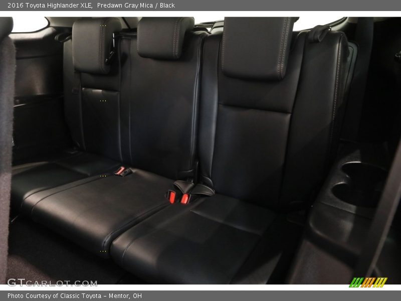 Predawn Gray Mica / Black 2016 Toyota Highlander XLE