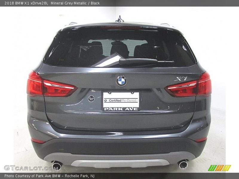 Mineral Grey Metallic / Black 2018 BMW X1 xDrive28i