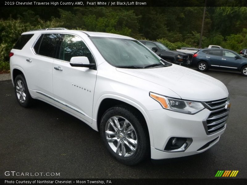 Front 3/4 View of 2019 Traverse High Country AWD
