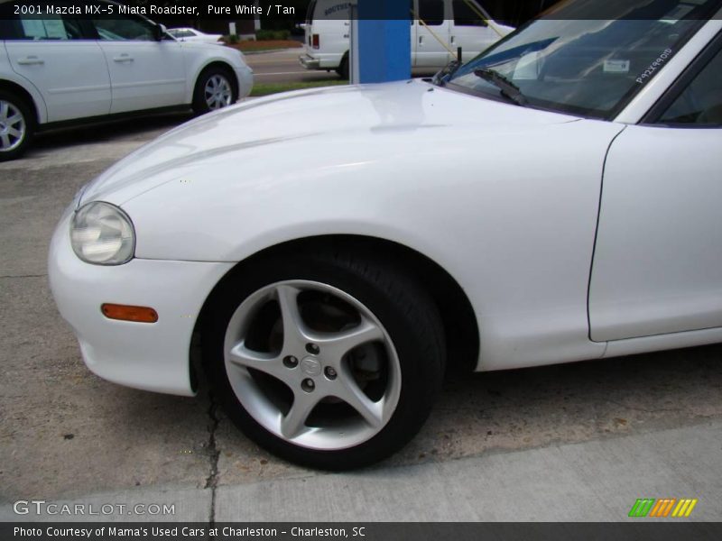 Pure White / Tan 2001 Mazda MX-5 Miata Roadster