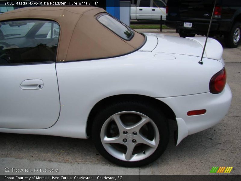 Pure White / Tan 2001 Mazda MX-5 Miata Roadster