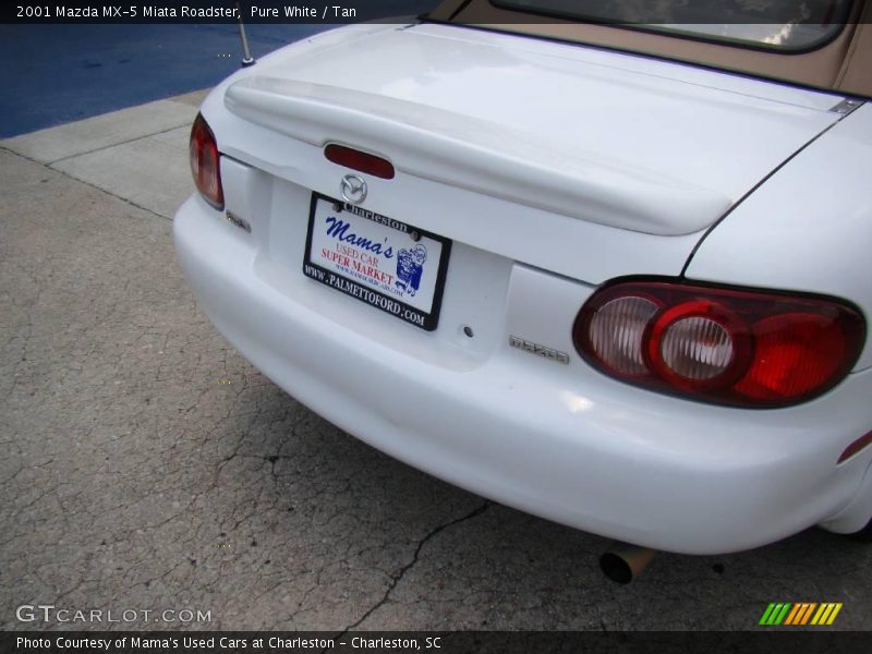 Pure White / Tan 2001 Mazda MX-5 Miata Roadster