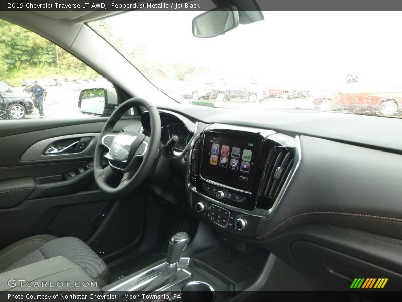 Pepperdust Metallic / Jet Black 2019 Chevrolet Traverse LT AWD
