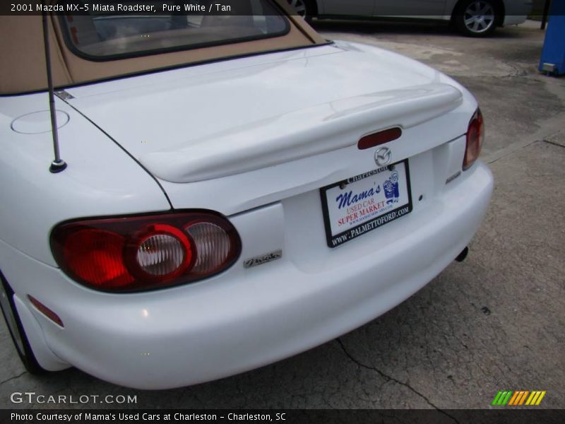 Pure White / Tan 2001 Mazda MX-5 Miata Roadster