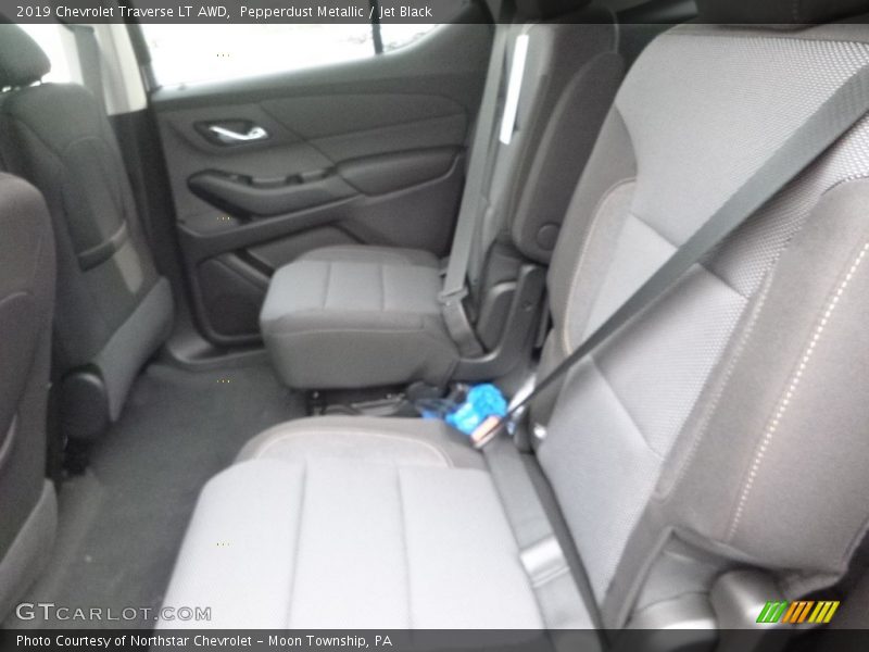 Pepperdust Metallic / Jet Black 2019 Chevrolet Traverse LT AWD