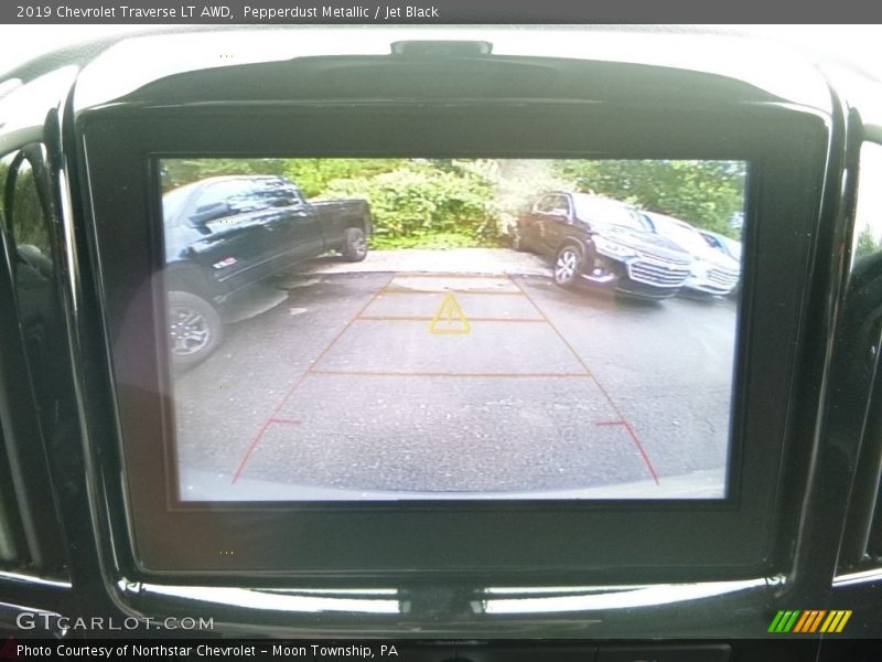 Pepperdust Metallic / Jet Black 2019 Chevrolet Traverse LT AWD