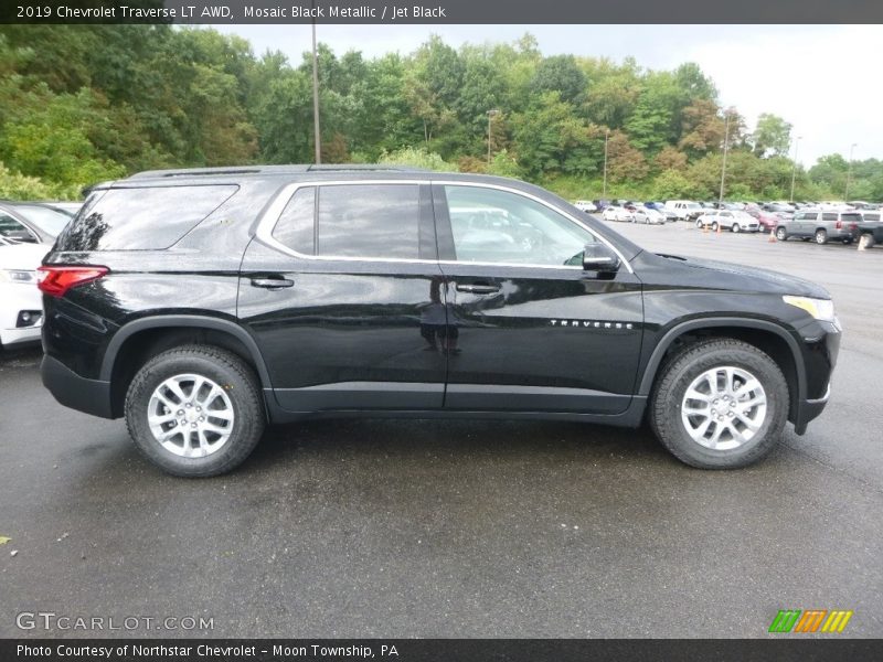 Mosaic Black Metallic / Jet Black 2019 Chevrolet Traverse LT AWD
