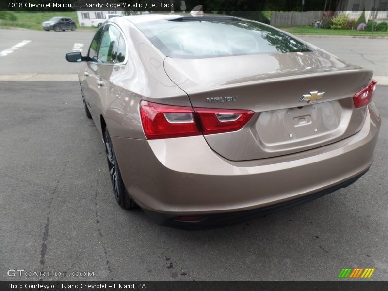 Sandy Ridge Metallic / Jet Black 2018 Chevrolet Malibu LT